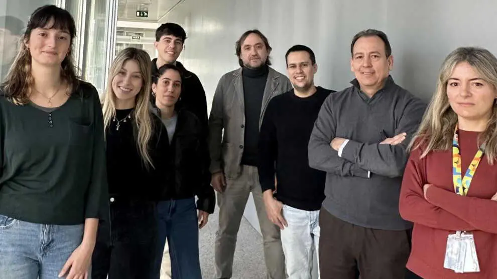De izquierda a derecha: Cecilia Pesini, Lorena S Mill&aacute;n, Adanays Calvo, Mario Gil, Juli&aacute;n Pardo, Diego Sanchez, Ariel Ram&iacute;rez y Carmen O&ntilde;ate. ISS Arag&oacute;n