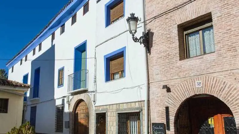 Seg&uacute;n constatan los medios policiales trasladados a la zona, no se trata de &ldquo;ninguna persona atrincherada&rdquo;. Foto: Ayuntamiento de La Almunia