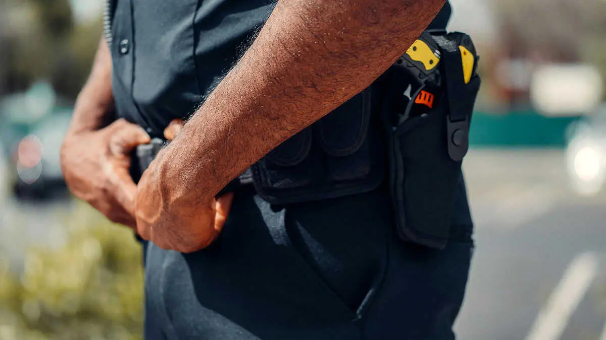 pistolas-taser-policia-local-zaragoza-camaras