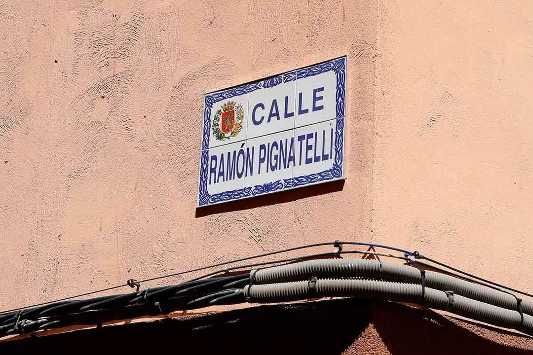 La pelea comenz&oacute; en un bar de la calle Ram&oacute;n Pignatelli, en El Gancho de Zaragoza. Foto de Archivo: Pilar &Aacute;lvarez