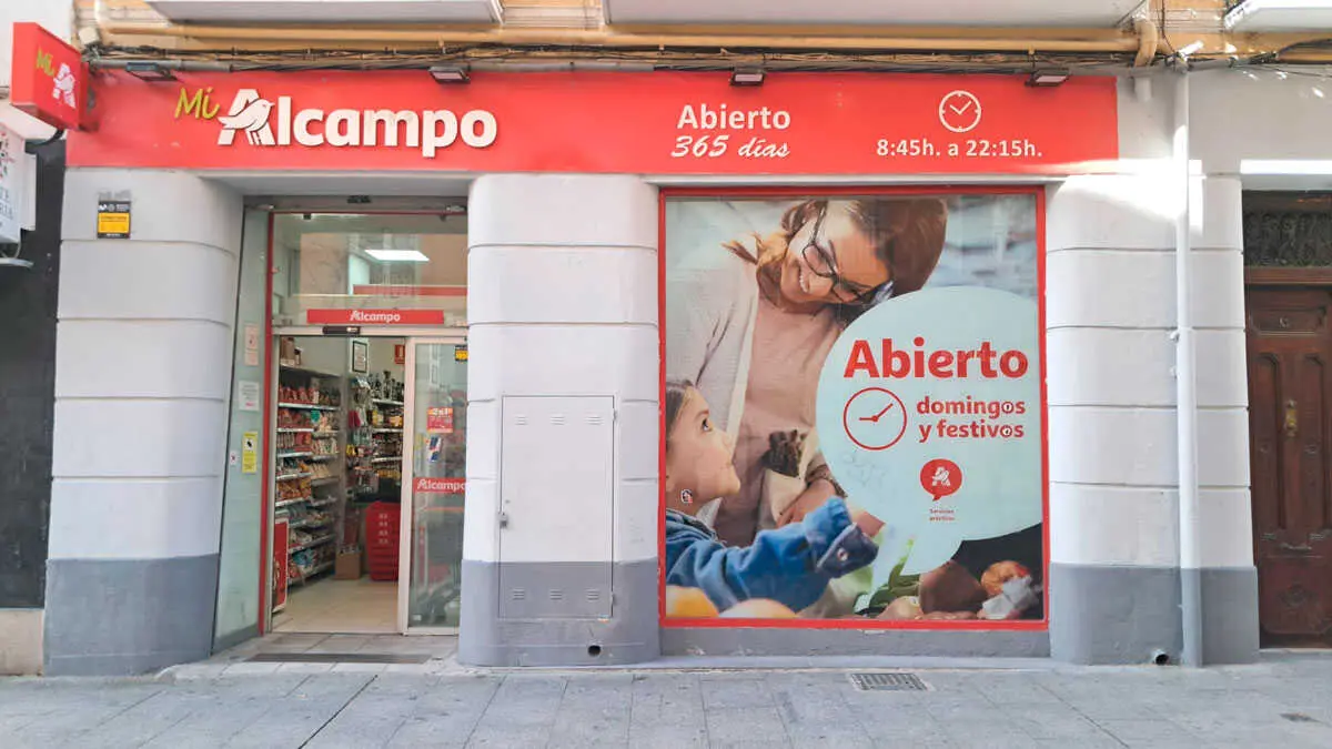 Fachada de Mi Alcampo 365 en Zaragoza. Foto: Actualidad Media