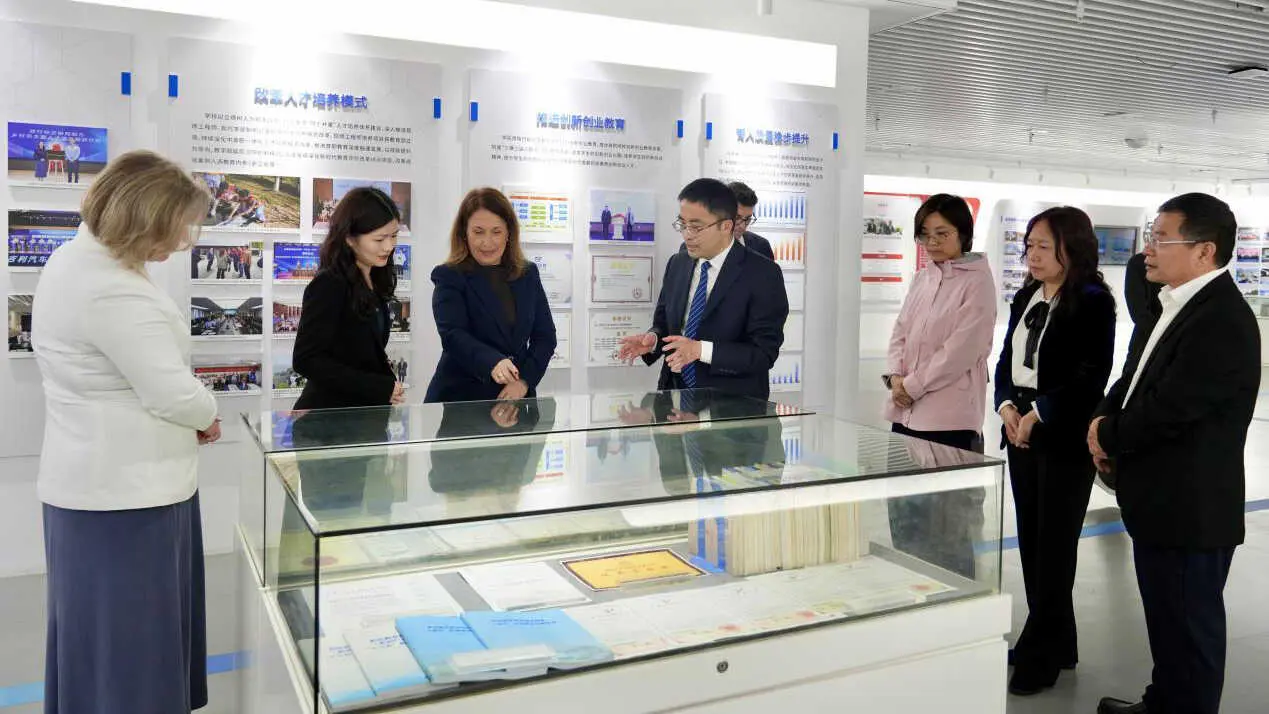 Visita institucional a China 2