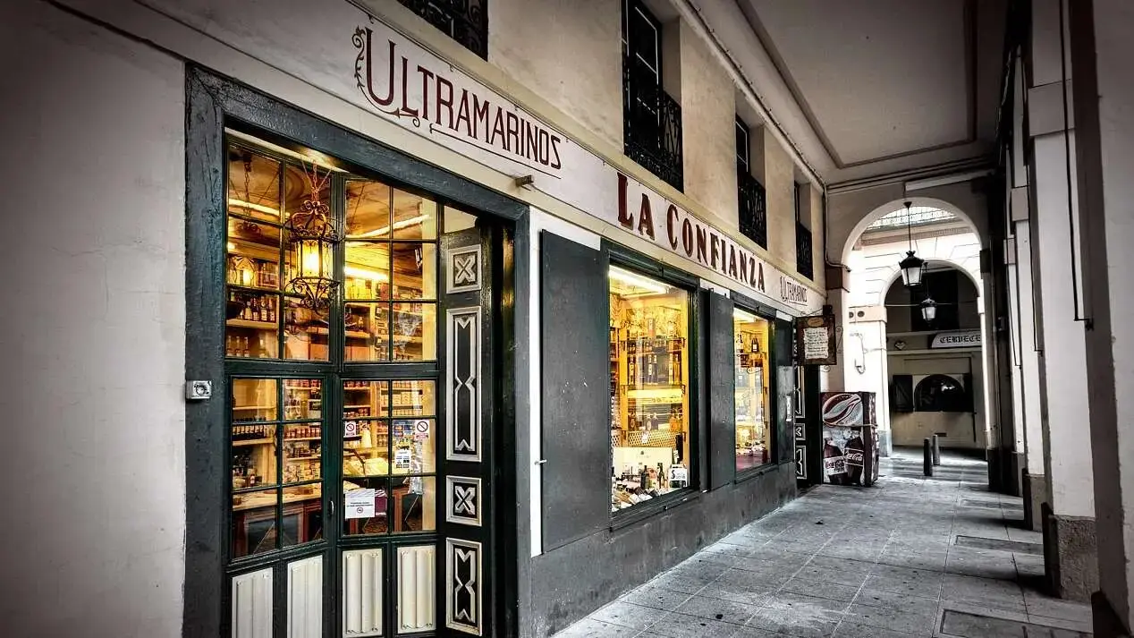 Este establecimiento se fundo en 1871.Ultramarinos La Confianza