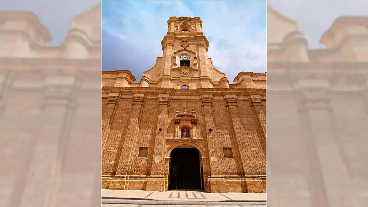 Los oscenses tienen especial interes por este monumento.  Huesca Turismo