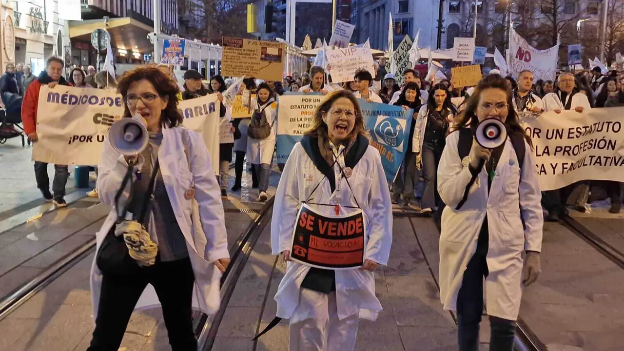 Manifestaci&oacute;n de m&eacute;dicos y facultativos el pasado 20 de febrero en Zaragoza (2)