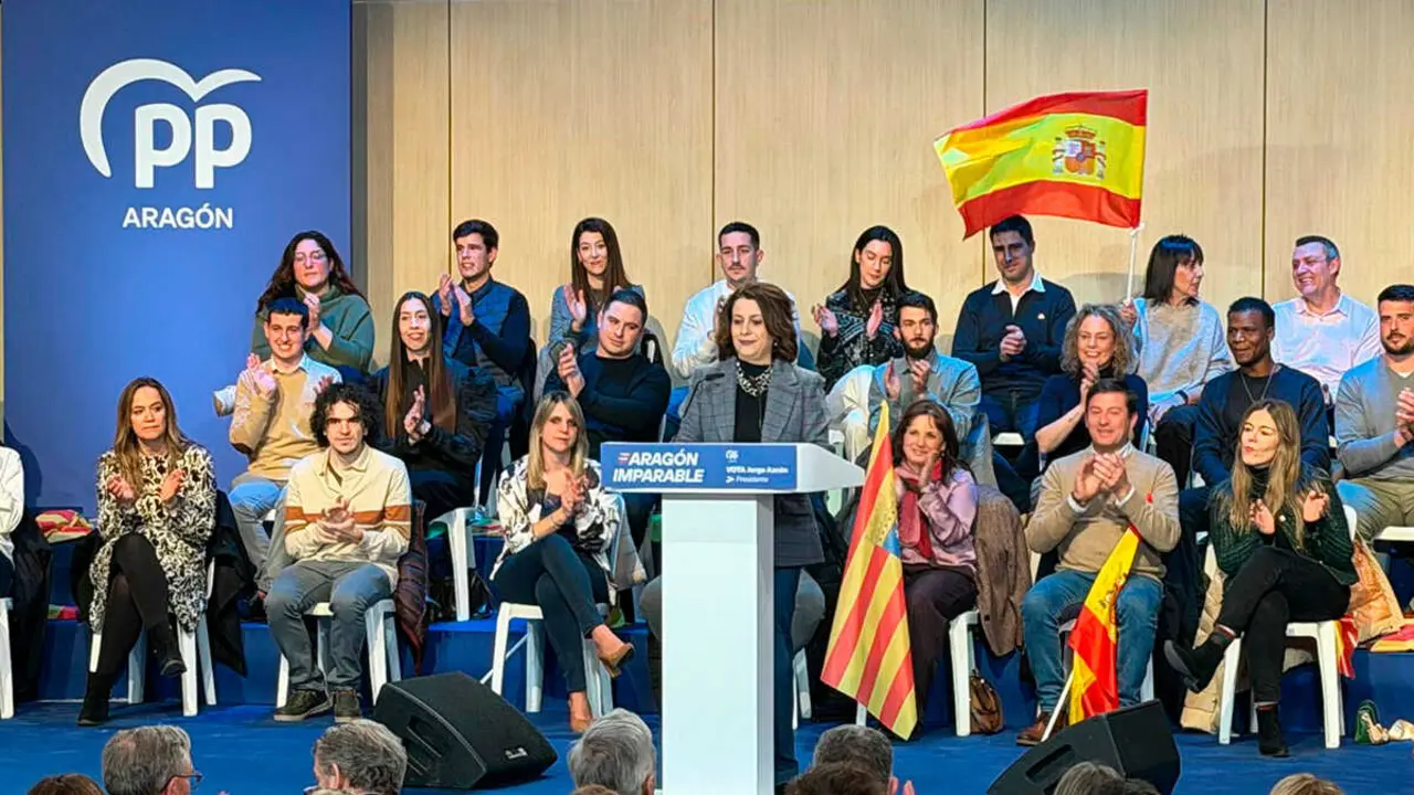 La alcaldesa turolense Emma Buj en un acto de la formaci&oacute;n | Foto: PP Teruel