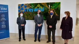 El presidente de Arag&oacute;n, Javier Lamb&aacute;n, ha visitado este viernes el centro