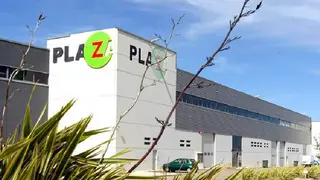 Los responsables se llevaron 18.000 euros en productos deportivos y 2.300 euros en efectivo la madrugada del pasado domingo