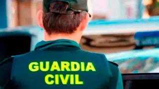 El suceso se produjo el pasado 21 de marzo y, adem&aacute;s del coche, el detenido hab&iacute;a sustra&iacute;do presuntamente material del Pol&iacute;gono de la localidad
