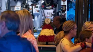 Clientes en un bar durante los Pilares 2022