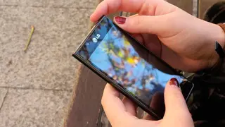 Uno de los detenidos tir&oacute; el tel&eacute;fono a un contenedor tras ver a la polic&iacute;a
