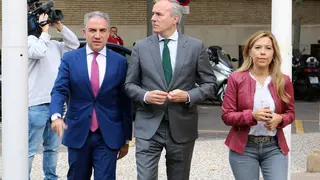 As&iacute; lo ha reivindicado Azc&oacute;n este martes junto al coordinador general del PP, El&iacute;as Bendodo, y enfrente del edificio Pignatelli, sede del Gobierno de Arag&oacute;n