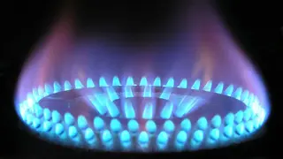 El objetivo de esta propuesta es agilizar la simplificaci&oacute;n de los procedimientos de autorizaci&oacute;n de los proyectos relacionados con las energ&iacute;as renovables