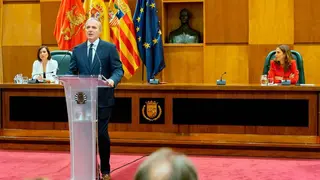 PSOE, ZeC, Podemos y Vox le acusan de utilizar el Consistorio para sus intereses personales o como trampol&iacute;n hacia otras instituciones