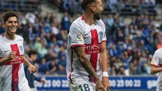 Carrillo celebra un tanto en El Alcoraz