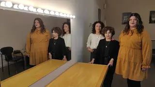 Anna R. Costa, Coria Castil y Sandra Hermida creadoras de la serie "F&aacute;cil", nominada a los Feroz