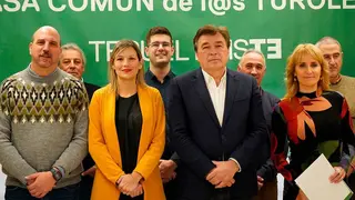 Tom&aacute;s Guitarte junto a su ejecutiva