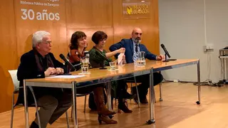 Irene Vallejo en la Biblioteca de Arag&oacute;n