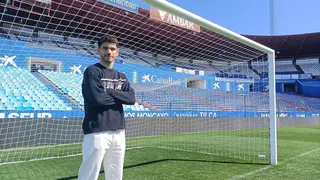 Miguel Puche frente a una porter&iacute;a