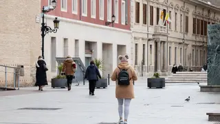 Gente andando por la calle