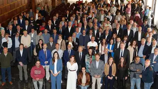Foto de grupo en la presentaci&oacute;n de la candidatura