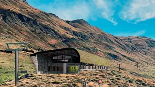 Este proyecto supondr&aacute; instalar una estaci&oacute;n en cada centro pirenaico, en Ast&uacute;n y Formigal, y una intermedia en pleno Canal Roya