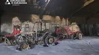 En el incendio se ha quemado un tractor