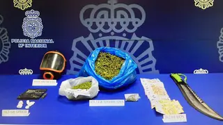 Los agentes averiguaron que la detenida se estar&iacute;a dedicando al suministro de sustancias estupefacientes