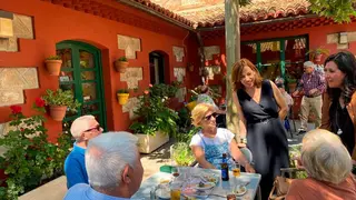Natalia Chueca se compromete en aumentar en 125 plazas en los comedores para mayores
