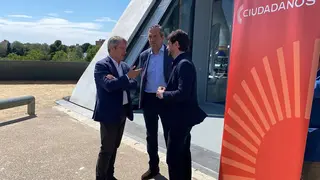 Carlos Ortas junto al candidato a la alcald&iacute;a, Daniel P&eacute;rez Calvo y el secretario general de Ciudadanos, Adri&aacute;n V&aacute;zquez.