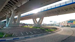 Debido al tr&aacute;fico intenso que circula por la A-68 (28.500 veh&iacute;culos de media al d&iacute;a), se producen frecuentes retenciones en las entradas a la glorieta