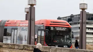 Bus urbano l&iacute;nea 35 puente de Piedra