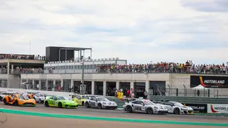 Momento de la salida Carrera 2 GT en el Trofeo de Velocidad. Fotograf&iacute;a: Motorland Arag&oacute;n