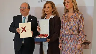 Carlos Saura recibe la Gran Cruz de la Orden de Alfonso X el Sabio a t&iacute;tulo p&oacute;stumo