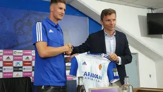 Carlos Vigaray en su presentaci&oacute;n.