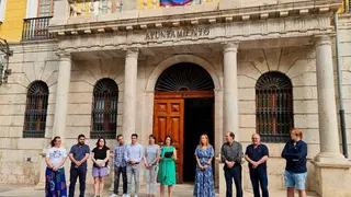Teruel conmemora el D&iacute;a Internacional del Orgullo Lgbtiq+ con un acto al que han asistido la alcaldesa, Emma Buj, otros miembros del equipo de gobierno, y representantes de Teruel Existe, y PSOE.