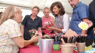 La consejera de Pol&iacute;ticas Sociales, Mari&aacute;n Oros, durante una visita al Albergue Municipal