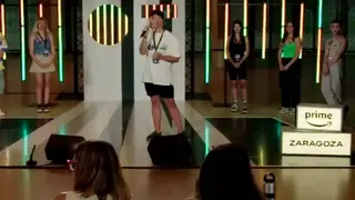 La fase dos del casting tuvo lugar por la tarde coincidiendo con la gran tormenta que inund&oacute; la ciudad y cuyas goteras llegaron hasta el plat&oacute; improvisado en el Palacio de Congresos. 
