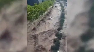 Una fuerte tromba de agua cay&oacute; alrededor de las 18.00 horas y enseguida buena parte de la ciudad se convirtieron en aut&eacute;nticos r&iacute;os