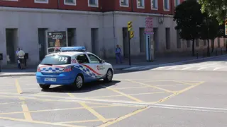 Coche de la polic&iacute;a local