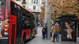 Autob&uacute;s urbano de Zaragoza en la Plaza Espa&ntilde;a