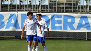 Az&oacute;n junto a Pablo Cort&eacute;s en el verde de la Ciudad Deportiva 