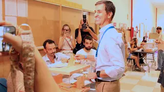 Azc&oacute;n y Navarro han apelado al voto "masivo" pese a las dificultades por las altas temperaturas
