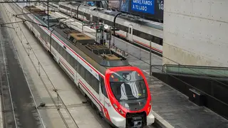 Tren renfe en estaci&oacute;n delicias