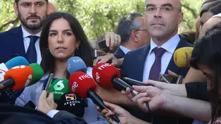 Buxad&eacute; (derecha) y la popular Cuca Gamarra han intervenido desde Madrid este lunes 