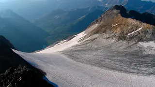 La monta&ntilde;era se precipit&oacute; 400 metros