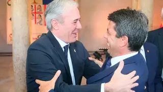 El presidente de la Comunidad Valenciana, Carlos Maz&oacute;n, ha estado presente en la toma de posesi&oacute;n de Azc&oacute;n
