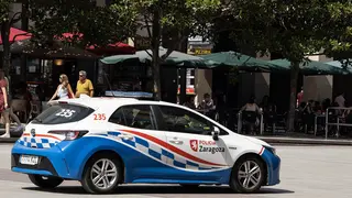 Un hombre de 61 a&ntilde;os, de iniciales J.A.M.S.C., ha colisionado con un veh&iacute;culo estacionado en el barrio zaragozano de Torrero, a la altura de la Avenida Am&eacute;rica, 83, sobre las 8.15 horas. Fotograf&iacute;a: Laura Trives Abad.