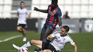 Los de Ziganda supieron sufrir atr&aacute;s con un excelente &Aacute;lvaro Fern&aacute;ndez que vali&oacute; el empate. Fotograf&iacute;a: LaLiga Hypermotion.