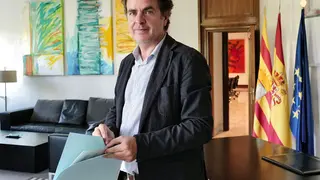 El consejero ha respondido a la carta de Lamb&aacute;n, donde aseguraba que PP y Vox iban a tratar de borrar su legado. Foto: Gobierno de Arag&oacute;n